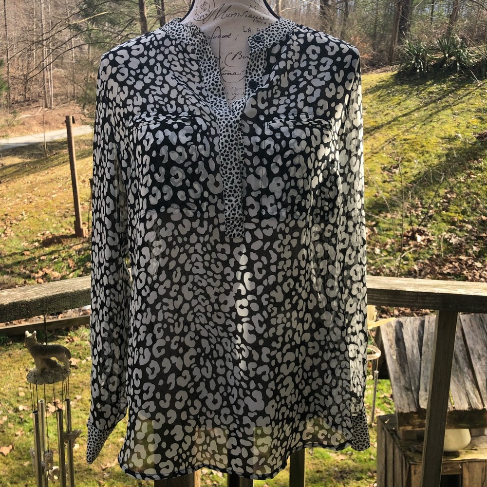 a.n.a | NWOT Black & White Blouse